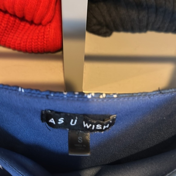 As U Wish blue/white print adjustable strap lined cropped jumpsuit size S - Picture 2 of 3